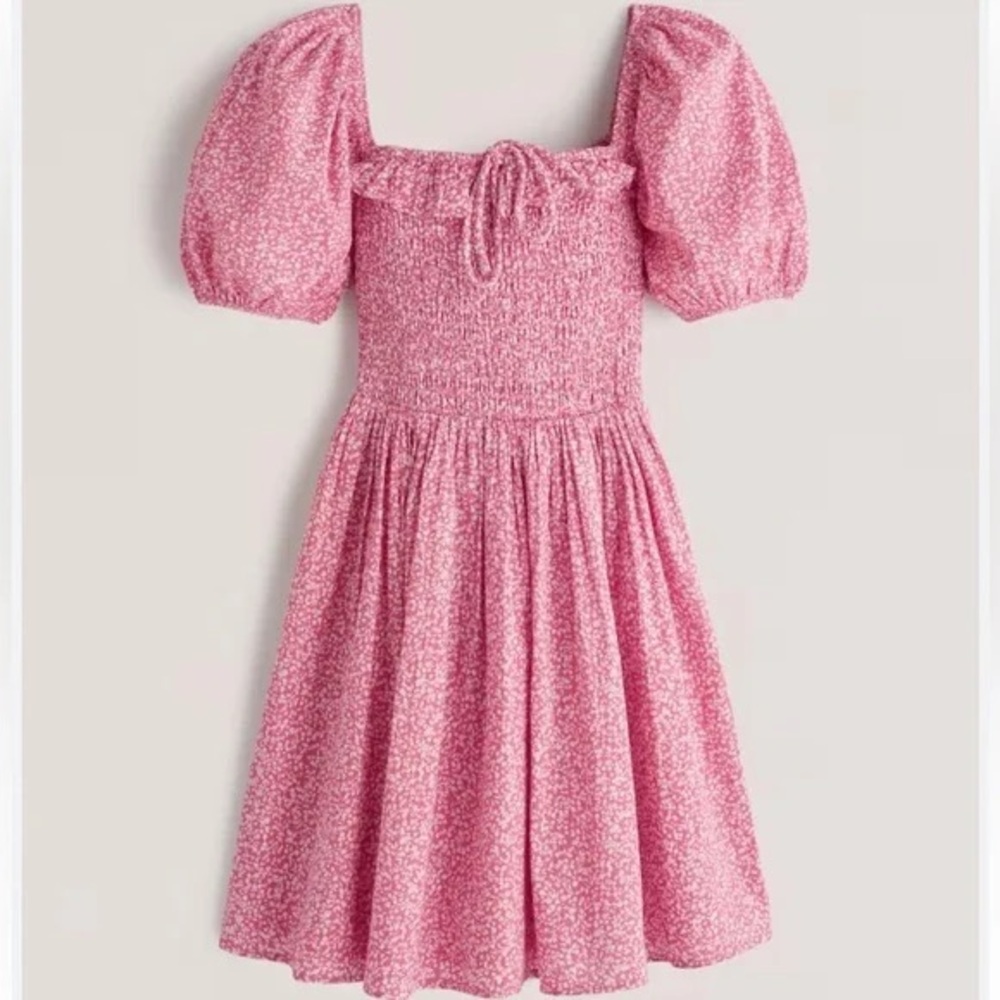 Abercrombie & Fitch Smocked Pink Floral
Mini Dress SizeXL